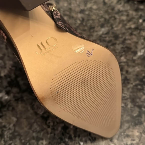 JLO dorindah faux snakeskin boots 8M NWT - Picture 8 of 11